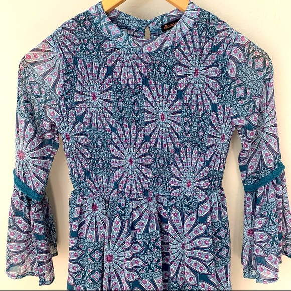 ELLA MOSS Smocked Retro Print Bell Sleeve Dress Boho 60’s 70’s Flower Power 10 - Picture 13 of 16